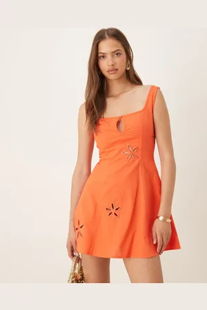 SNDYS – Minikleid aus Leinenmix in mit eckigem Ausschnitt, Schlüsselloch- und Blumen-Cut-Out