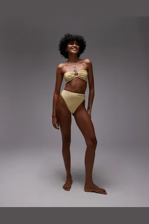 Topshop – Thailand – Trägerloses Bikinioberteil in Buttermilch mit Metallbesatz