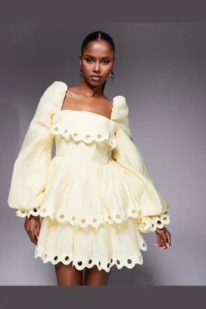 ASOS – Gestuftes Minikleid in Buttermilchgelb mit Puffärmeln und Besatz im Cut-out-Design