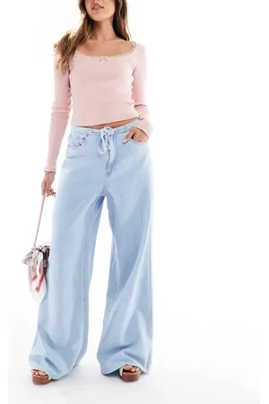 Stradivarius – Weich fallende Jeans in Mittelblau mit weitem Bein