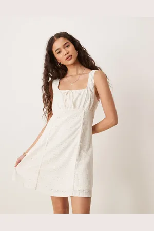VILA Petite – Minikleid in mit Milchmädchen-Dekolleté