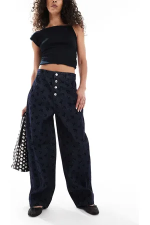 ASOS – Barrel-Jeans mit beflocktem Blümchenmuster