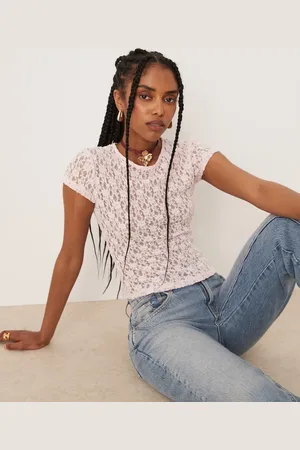 ASOS – Kurzärmliges, knapp geschnittenes Spitzen-T-Shirt in