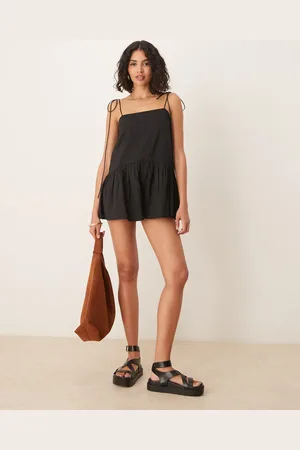 ASOS – Playsuit in mit schmalen Trägern, weitem Rock und tiefer Taille