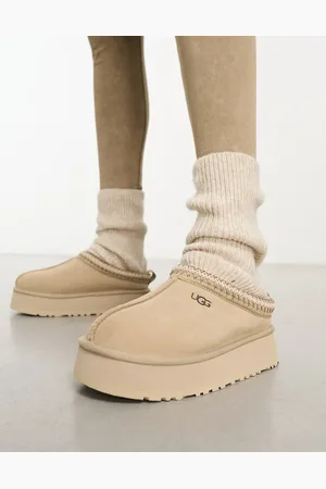 UGG – Tazz – Pantoffeln in Stein mit Plateausohle