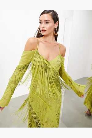 ASOS – Langärmliges, asymmetrisch geschnittenes Maxikleid in Olivgrün mit Blumenstickerei und Fransenbesatz