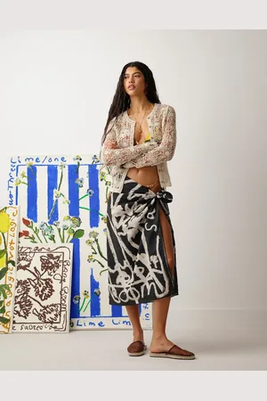 Topshop – Sarong in und mit abstraktem Blumenmuster in Creme
