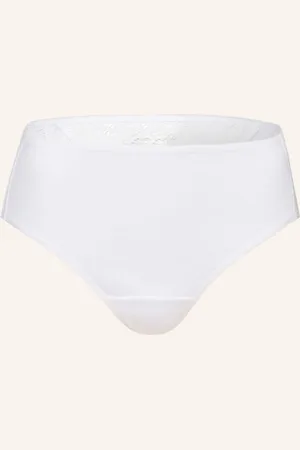 Hanro Slip Moments