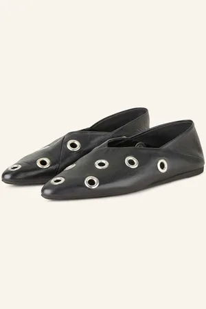 Closed Ballerinas