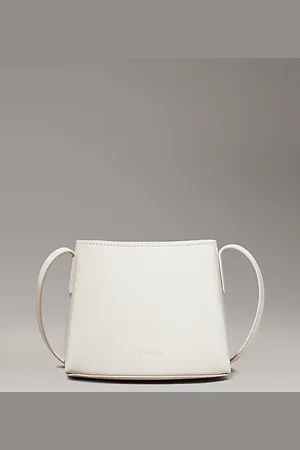 Calvin Klein Kleine Crossbody Bag aus Spazzolato-Leder