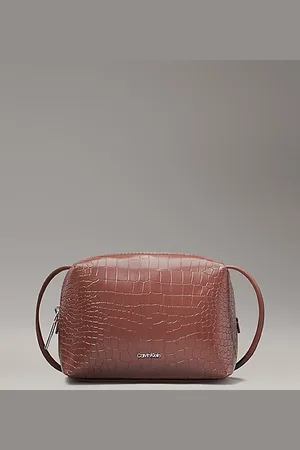 Calvin Klein Kleine Crossbody Bag in Krokodiloptik