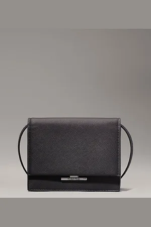 Calvin Klein Crossbody Bag aus Saffiano-Leder