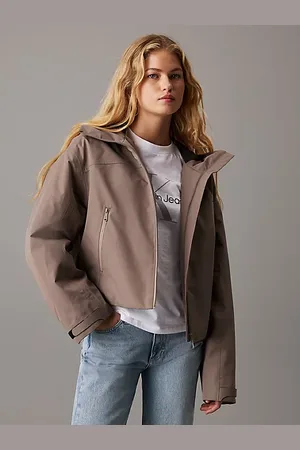 Calvin Klein Kurze funktionelle Jacke mit Kapuze