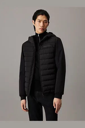 Calvin Klein Jacke mit Kapuze aus Funktionstwill