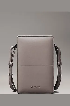 Calvin Klein Crossbody Bag aus Leder