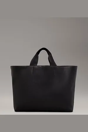 Calvin Klein Shopper