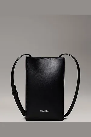 Calvin Klein Kleine Crossbody Bag aus Leder