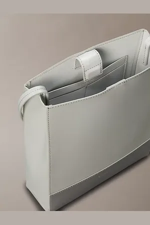 Calvin Klein Crossbody-Shopper aus Leder