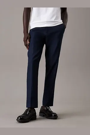 Calvin Klein Tapered Fit Hose aus einem Leinen-Lyocell-Mix