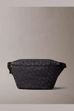 Calvin Klein Oversized-Logo-Bauchtasche