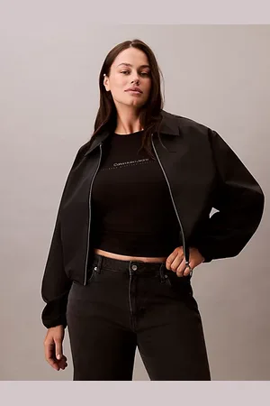 Calvin Klein Schmales Logo-T-Shirt in großen Größen