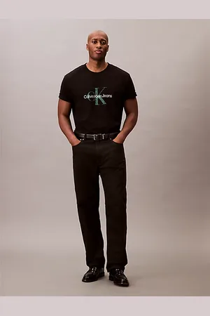 Calvin Klein Monogramm-T-Shirt in großen Größen
