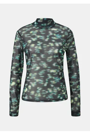 Comma, Shirt