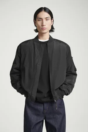 COS Wattierte Bomberjacke