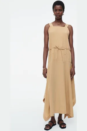 COS Voluminöses Asymmetrisches Maxikleid