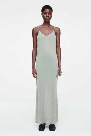 COS Das Leichte Trägerkleid Aus Strick