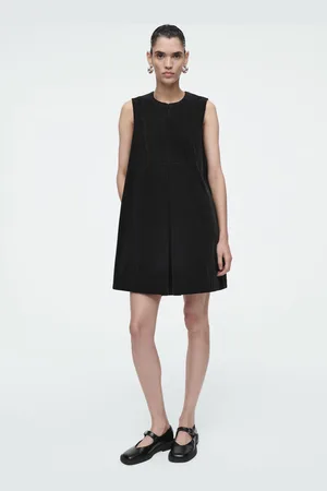 COS Minikleid Aus Cord Mit Latz Vorne