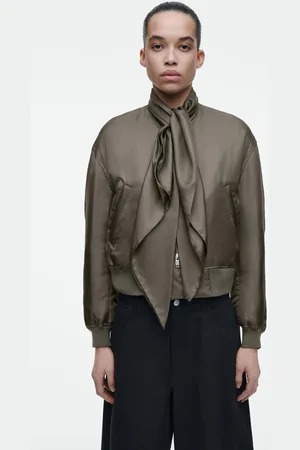 COS Wattierte Bomberjacke Aus Seide Mit Schaldetail