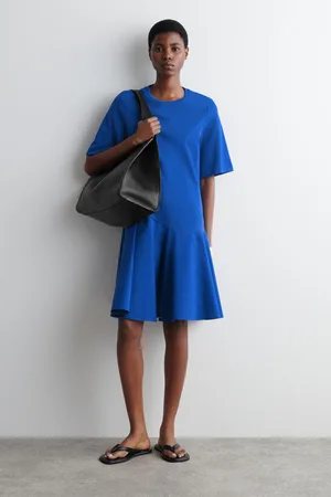 COS Asymmetrisches T-Shirt-Minikleid