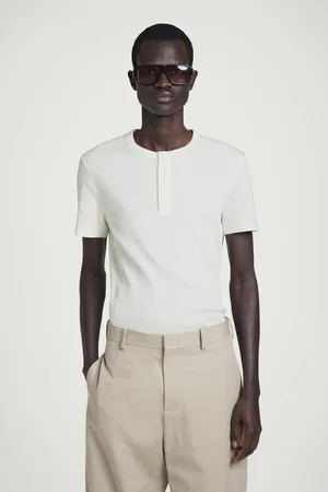 COS Schmales, Geripptes Henley-T-Shirt