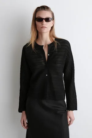 COS Plissierte Strickjacke