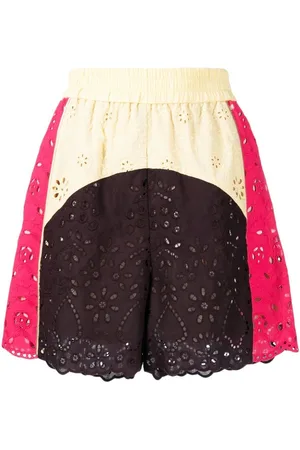 GOEN.J Joggingshorts mit blumiger Spitze