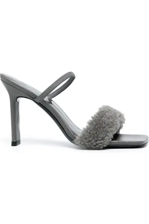 By Far Sandalen mit Shearling-Riemen