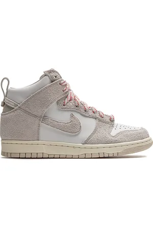 Nike Dunk High SP Sneakers