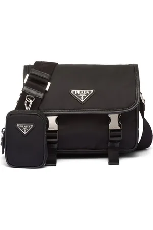 Prada Schultertasche aus Re-Nylon