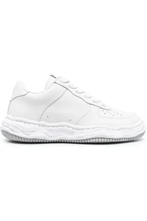 Maison Mihara Yasuhiro Sneakers mit perforiertem Detail