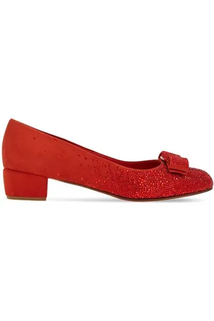 Salvatore Ferragamo Vara Pumps mit Kristallen