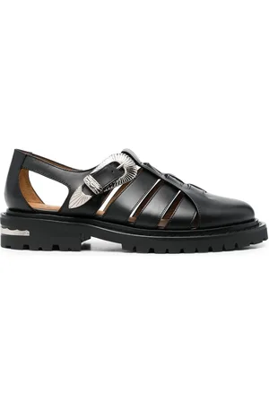 TOGA VIRILIS Sandalen mit geprägter Schnalle