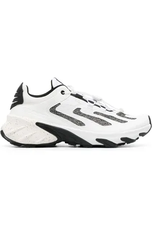 Salomon Sneakers mit Kontrasteinsätzen