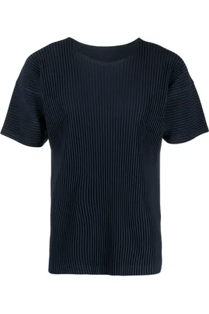 Issey Miyake Geripptes T-Shirt