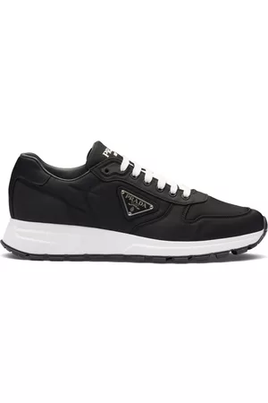 Prada Herren Flache Sneakers - Sneakers mit Logo-Schild