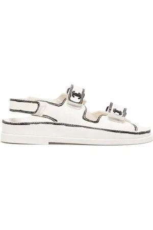 CHANEL 2022 Sandalen mit CC