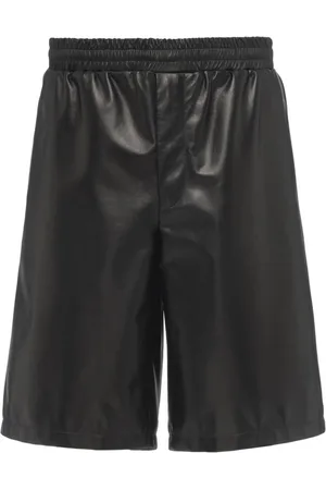 Prada Bermudas aus Leder mit Triangel-Logo