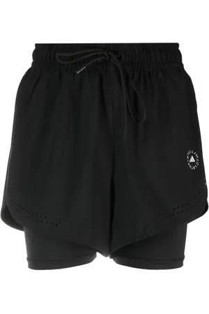 adidas Shorts im Layering-Look
