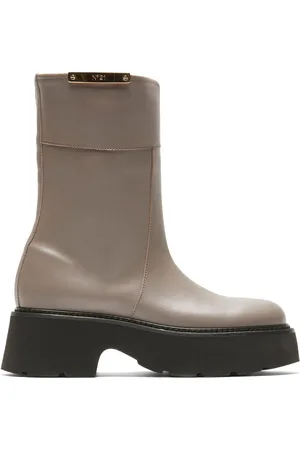 Nº21 Stiefel mit Logo-Schild