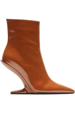Nº21 Stiefel mit Lackoptik